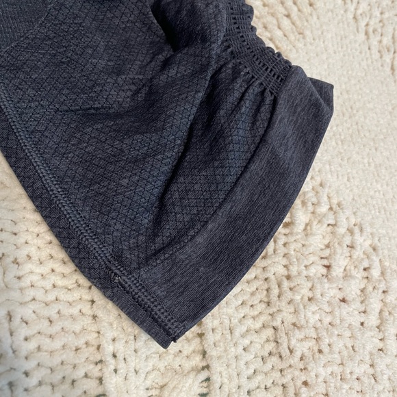 LuluLemon Navy Capris Ruched Blue Seamless Yoga Leggings Lulu Cropped Seamless - Picture 3 of 3